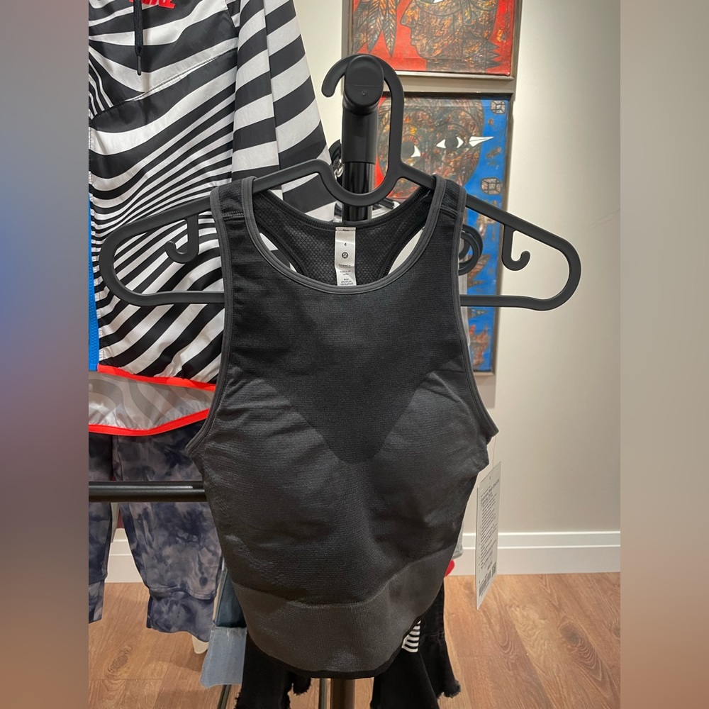 NWT Lululemon brand new bra tank size 4